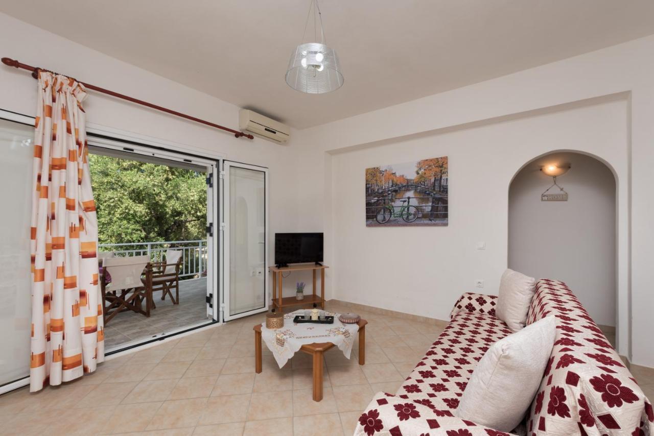Domus Lukas Apartments Marathiás 외부 사진